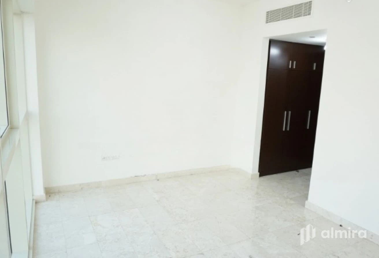 High Floor | Vacant | Prime Location