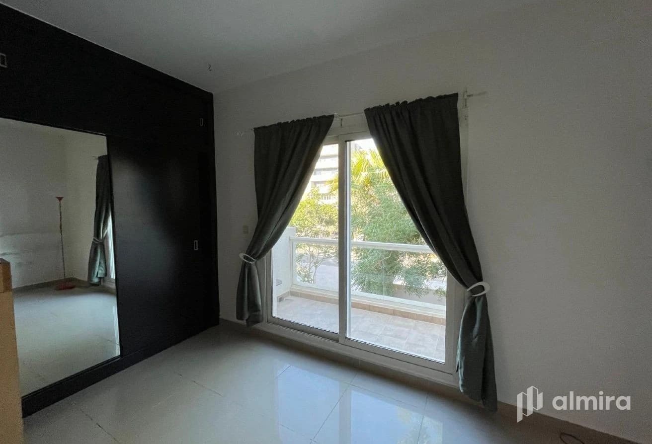 Single Row | Upgraded | Semi-Furnished