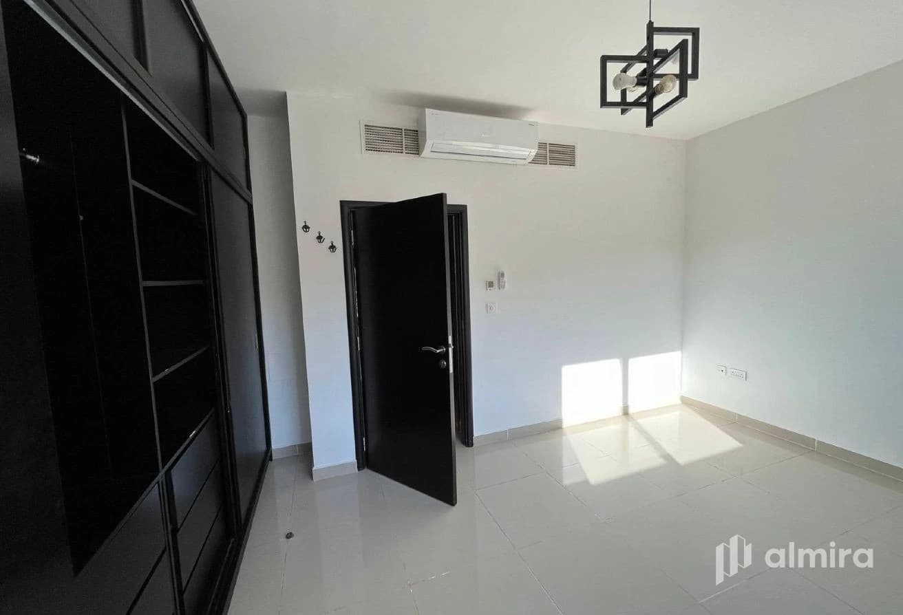 Single Row | Upgraded | Semi-Furnished