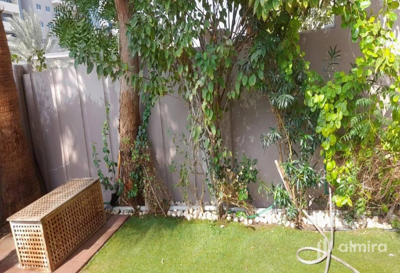 Single Row | Upgraded | Semi-Furnished