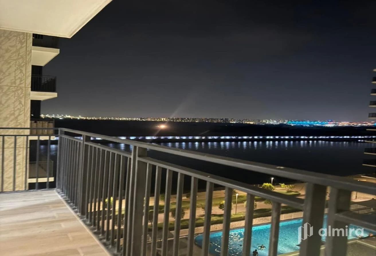 High Floor| Partial Sea View | Vacant