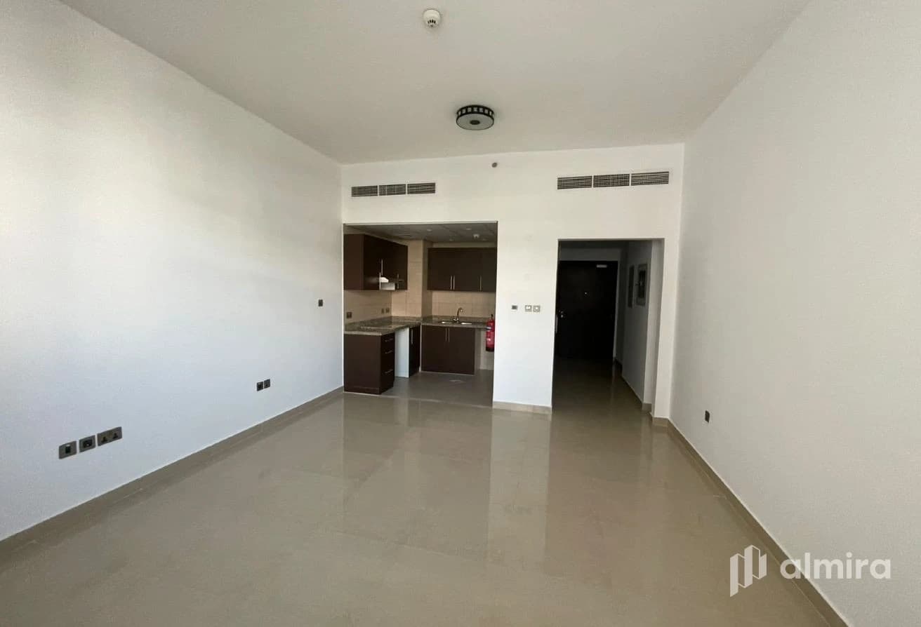 Spacious Layout | Well Maintained | 1 Payment