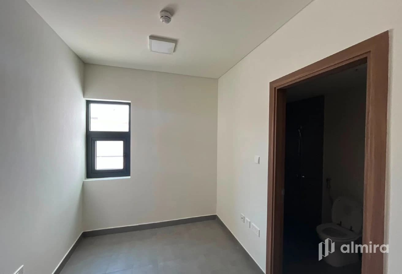 Single Row Corner | Vacant | Brand New