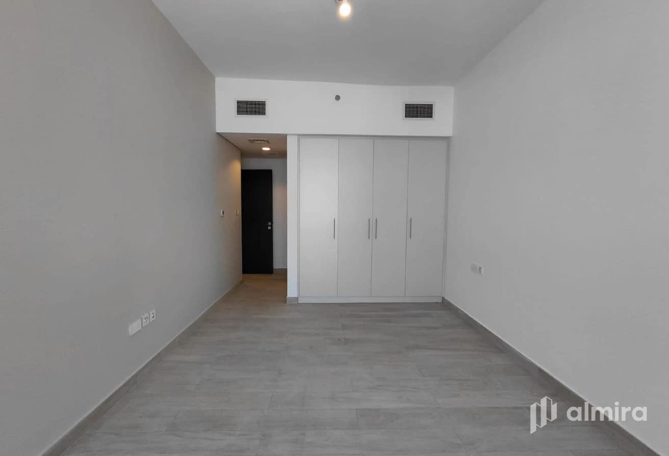 Full Sea View | Well Maintained | 1BR with Balcony